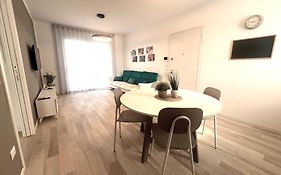 Sun Beach Residence Con Piscina - Piazza Brescia - Adria Holiday Jesolo - Family Apartments
