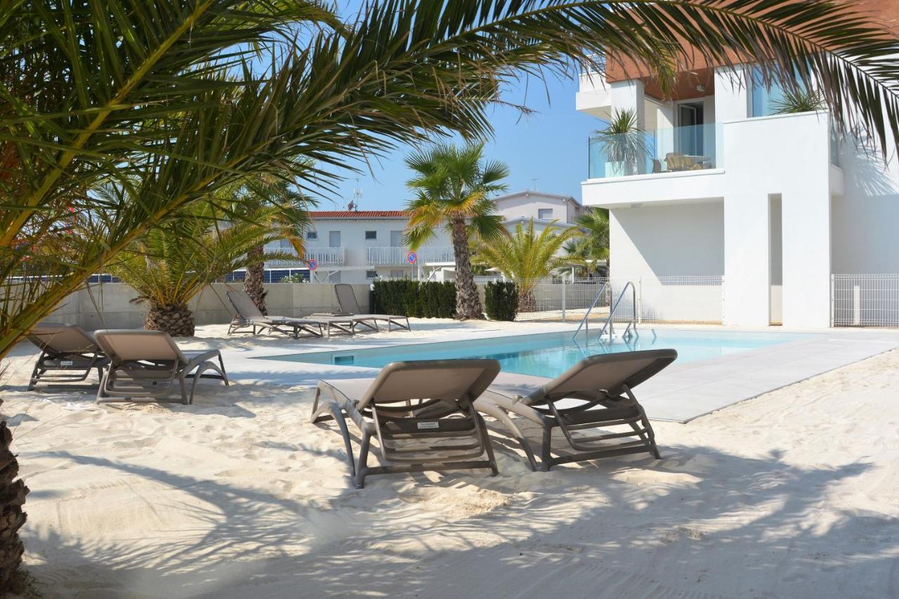Sun Beach Residence Con Piscina - Piazza Brescia - Adria Holiday Jesolo - Family Apartments Exterior foto