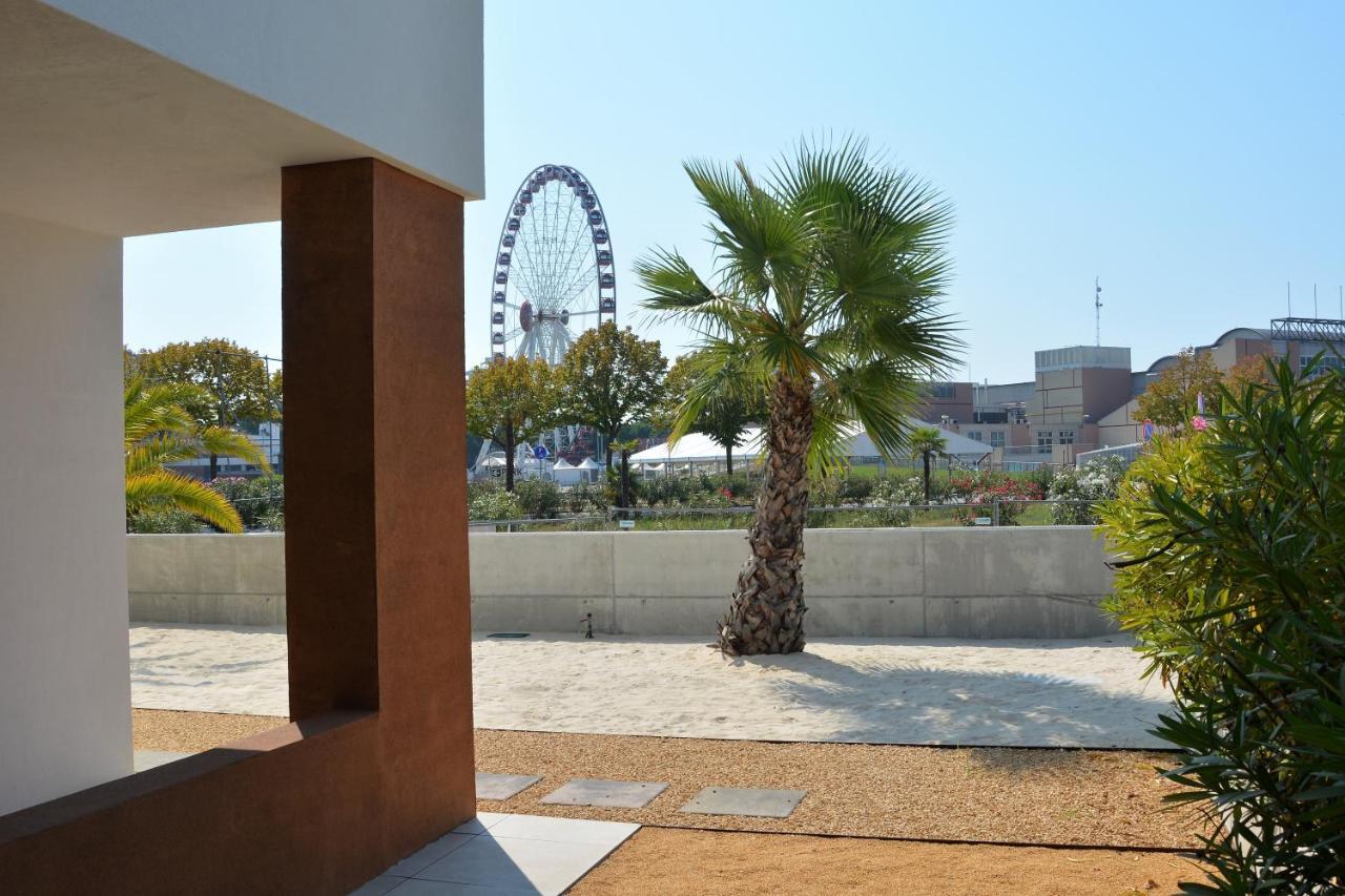 Sun Beach Residence Con Piscina - Piazza Brescia - Adria Holiday Jesolo - Family Apartments Exterior foto