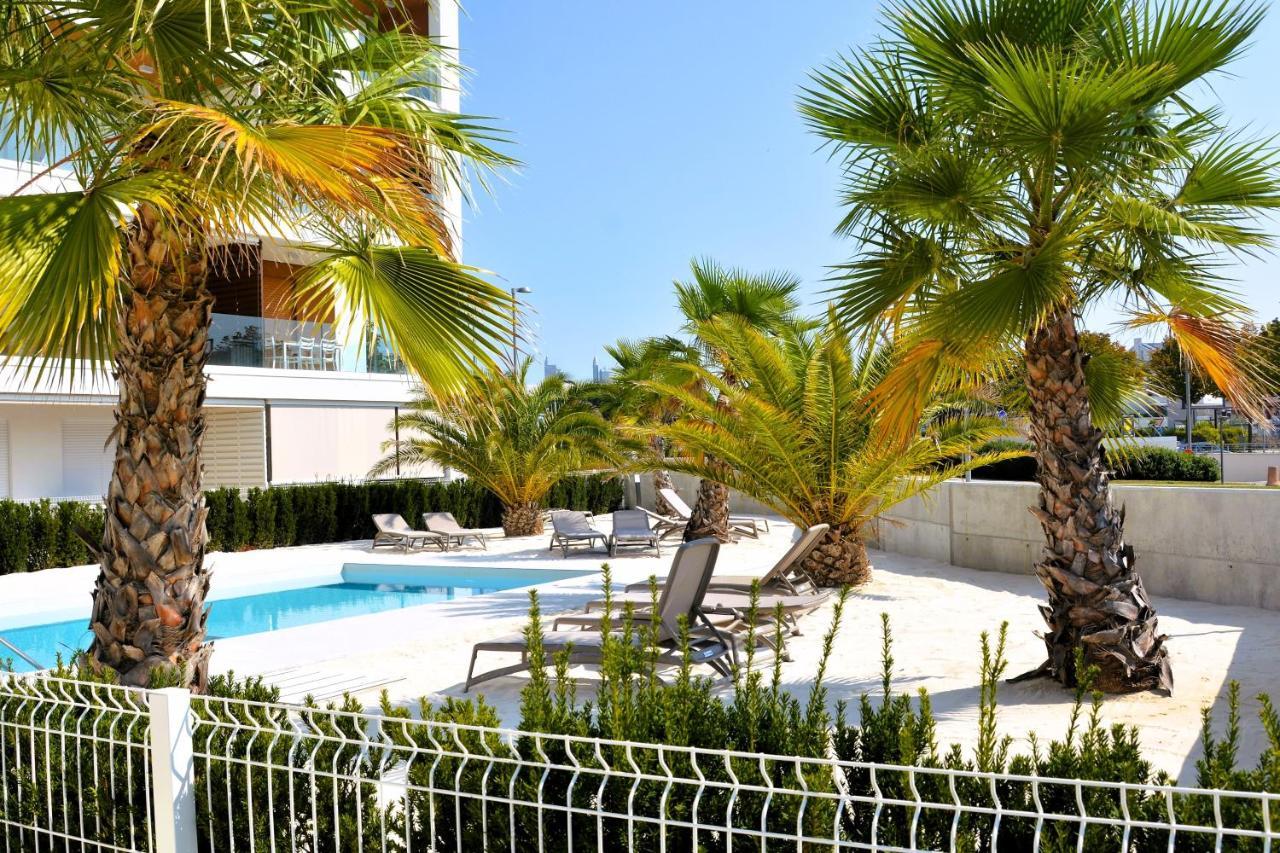 Sun Beach Residence Con Piscina - Piazza Brescia - Adria Holiday Jesolo - Family Apartments Exterior foto