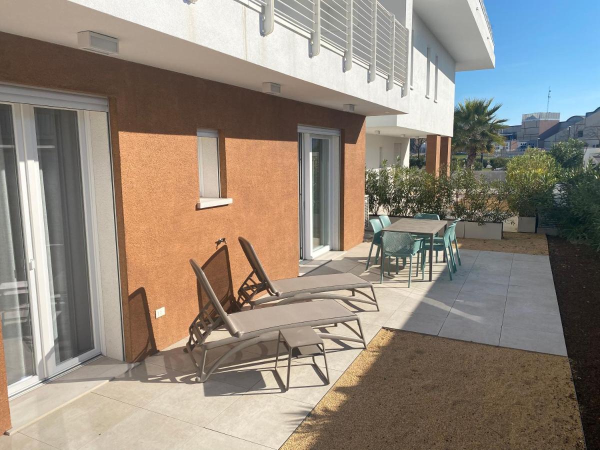 Sun Beach Residence Con Piscina - Piazza Brescia - Adria Holiday Jesolo - Family Apartments Exterior foto