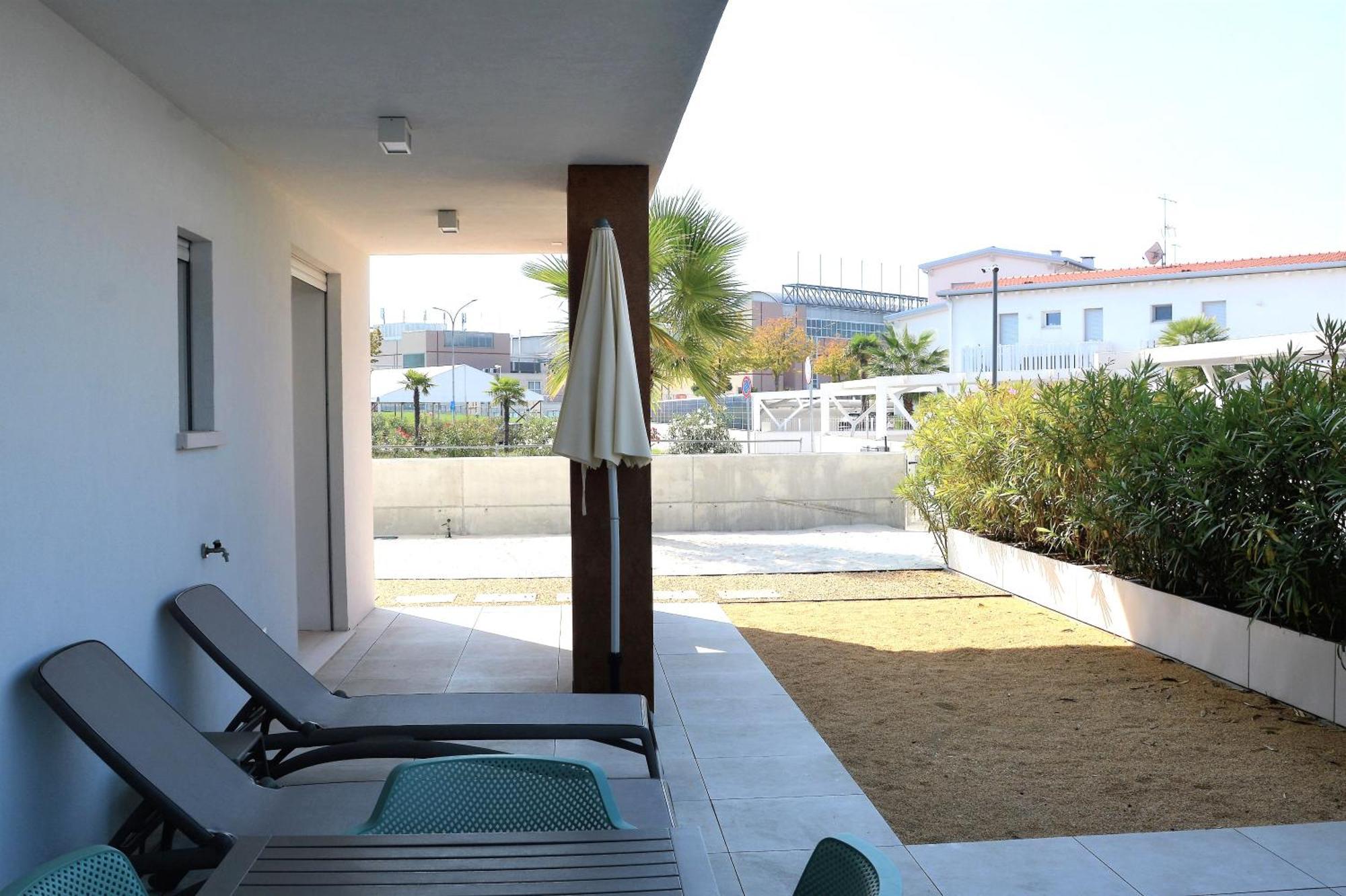 Sun Beach Residence Con Piscina - Piazza Brescia - Adria Holiday Jesolo - Family Apartments Exterior foto